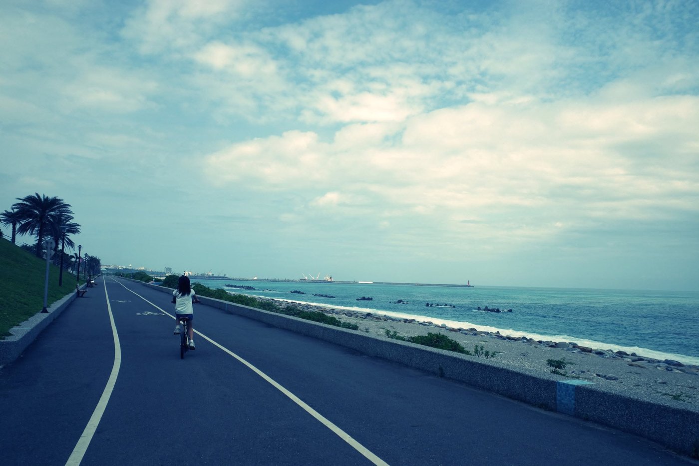 住客騎乘自行車,海岸自行車道